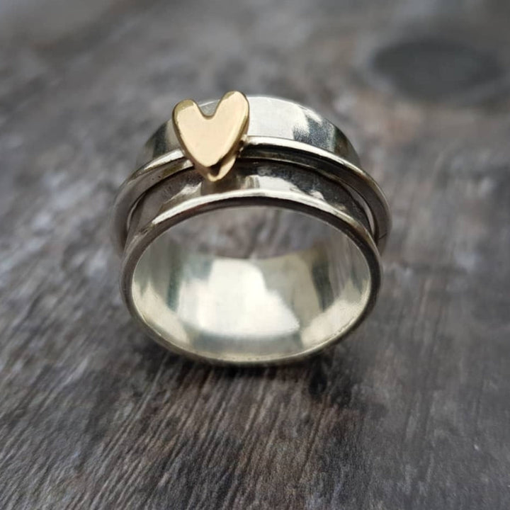 Gellie™ - Heart-Shaped Embrace Ring