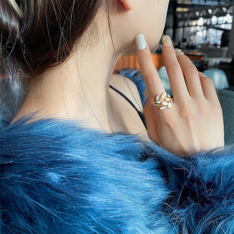 Millie™ - Elegant Leaf Ring