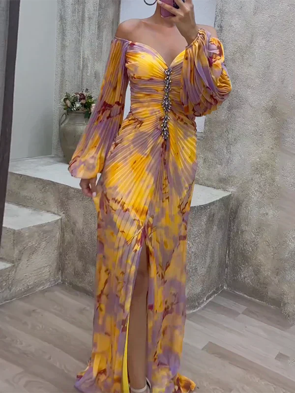 Gisselle - Dress with a V-shaped Neckline