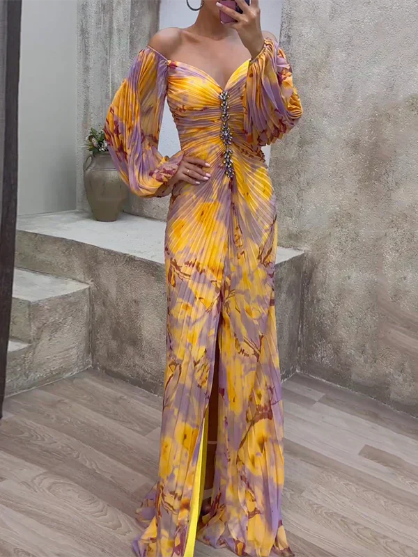 Gisselle - Dress with a V-shaped Neckline