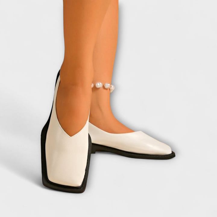 Ulani – Daily Shoes with Otter Rabbit Pattern