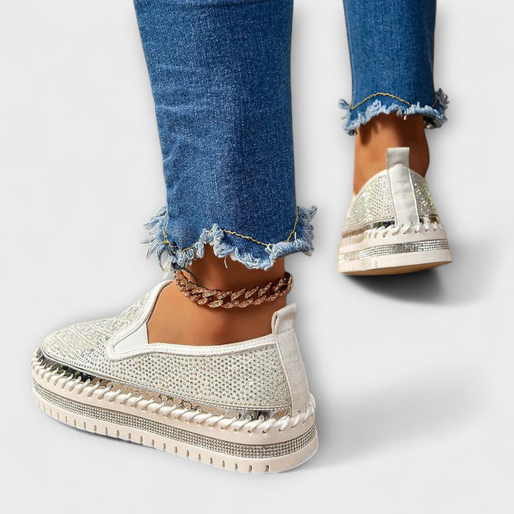 Vada – Slippers Decorated with Stones