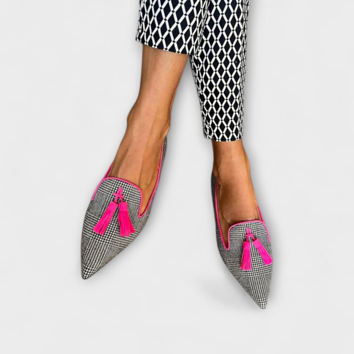 Yara – Pointed Black Flats